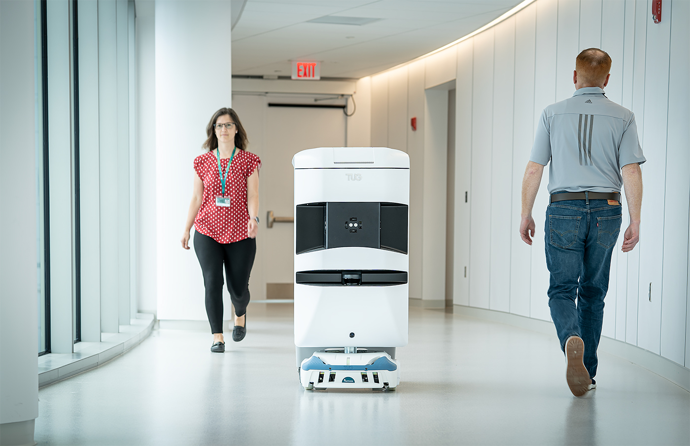 lunge Bare overfyldt aflange Robots deployed at Dartmouth Hitchcock Medical Center will provide faster,  safer delivery of medications to patients | News & Stories | DHMC and  Clinics