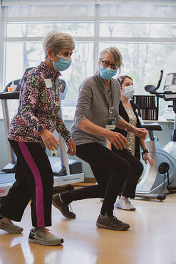 Participants doing knee lunges