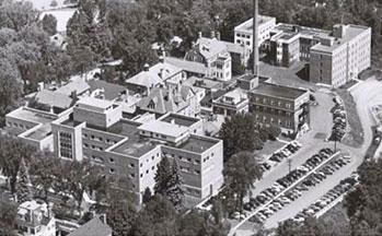 Aerial view of Mary Hitchcock Memorial Hospital and Hitchcock Clinic in the 1990s