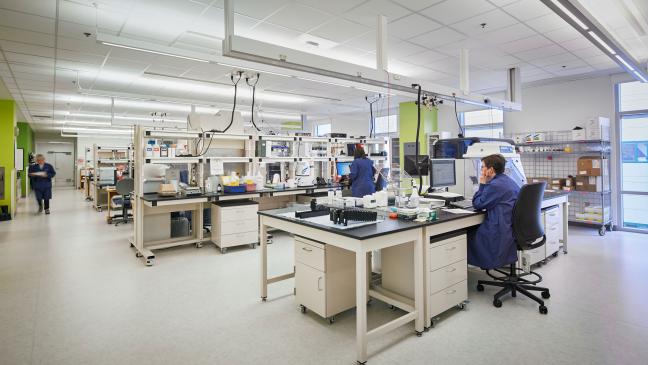 The Pathology Lab at Dartmouth-Hitchcock Medical Center. Photo courtesy of HDR © 2016 Dave Burk.